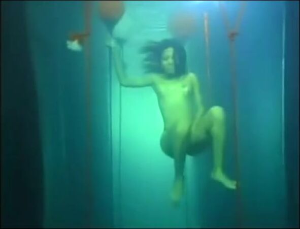 Underwater Sex In The Pool - Mulatto got fucked and sucked swimmer's dick underwater in ...